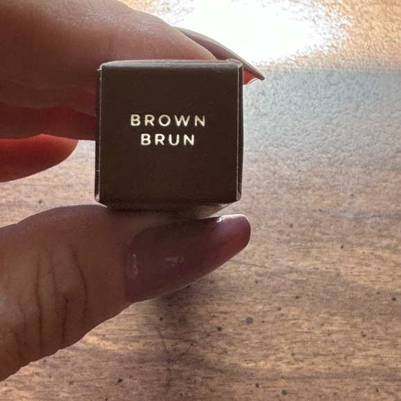 LAVAA - Picture 2 of 3